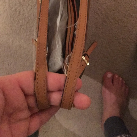 Tory Burch Yorke Buckle Tote - Picture 4 of 6